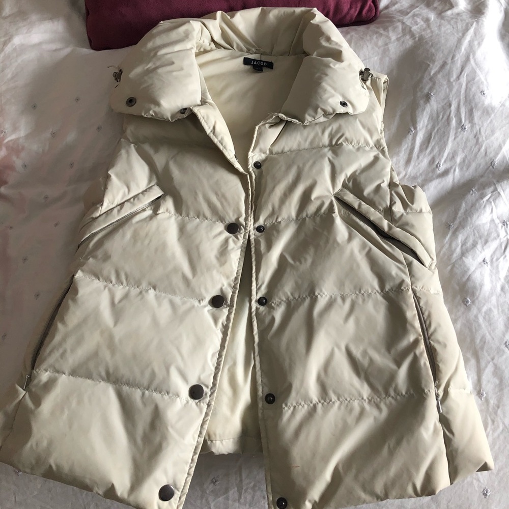 Sleeveless leather jacket